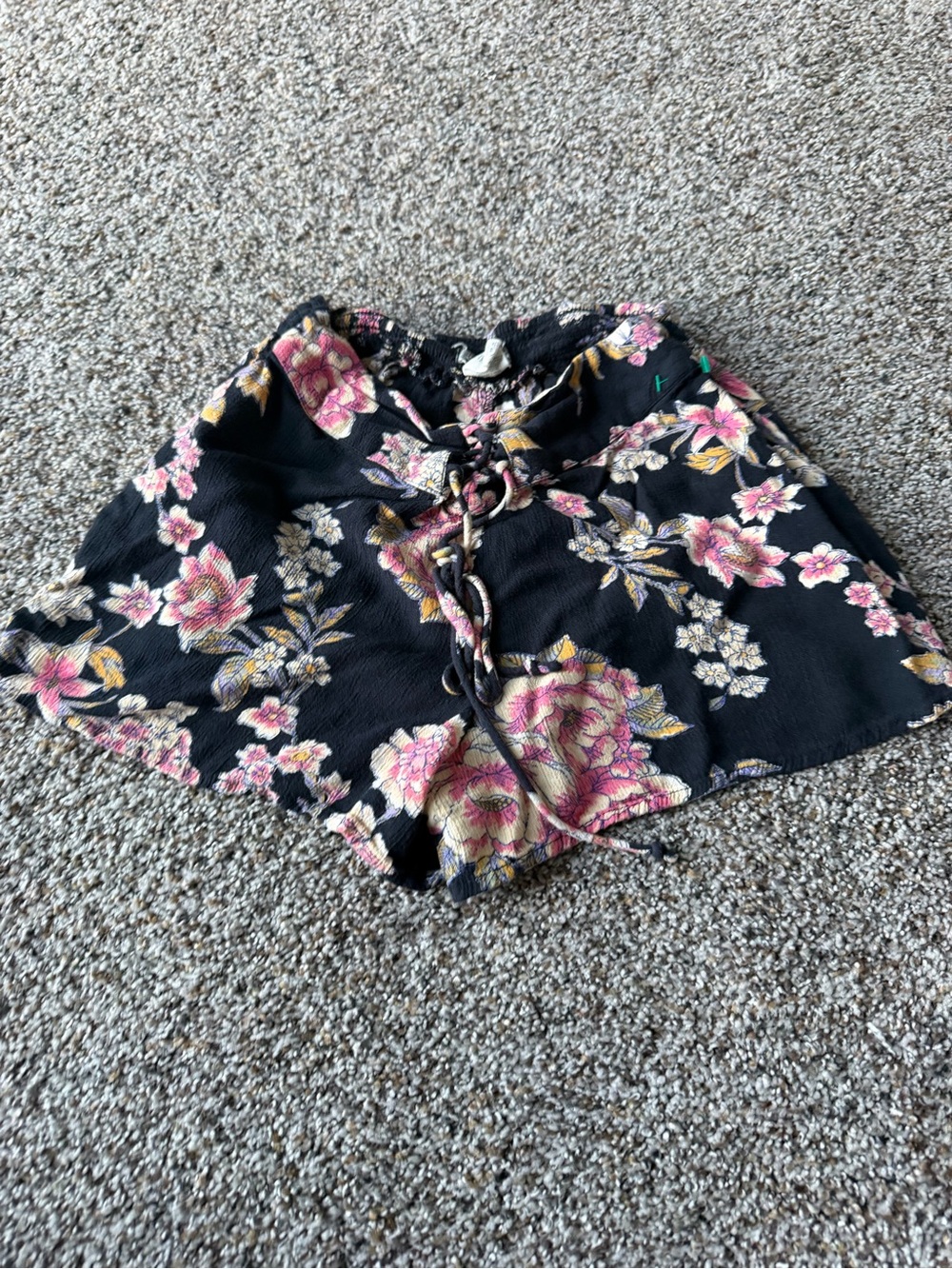 Billabong Women's Black Pink Floral Lace Up Shorts Boho Y2K Surf size small